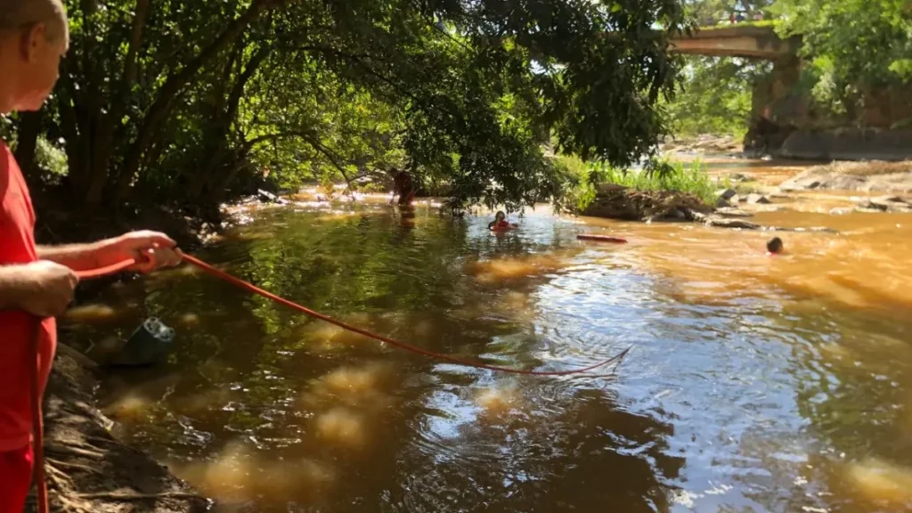 Homem de 27 anos morre afogado em Jaraguá