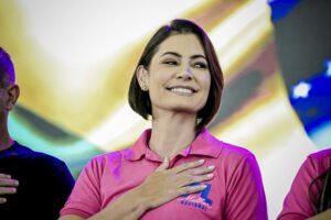 Michelle Bolsonaro vence disputa e PL suspende apoio a Ciro Gomes no Ceará