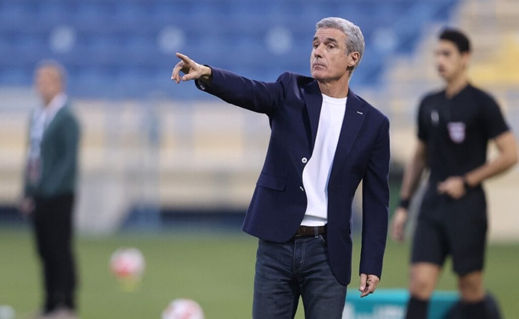 Luís Castro é anunciado como novo técnico do Grêmio