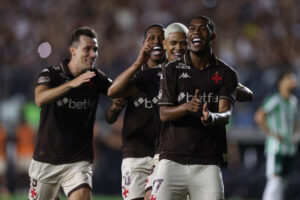 Vasco renova contrato com Rayan até 2028