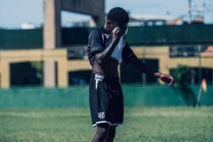 Jogador do Ceará se manifesta após sofrer racismo em partida