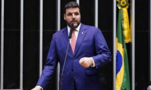 Líder da FPA defende união de agro e setores produtivos contra Lula