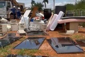 Home 9 DF Legal realiza megaoperação de derrubada em condomínio no Riacho Fundo