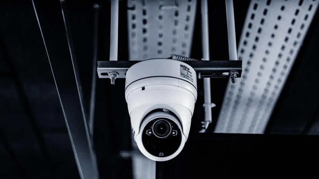 Empresa de cosméticos em Anápolis é condenada por instalar câmera em vestiário feminino