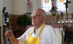 Padre Júlio acata ordem e suspende missas online