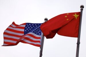 EUA vs. China: Quem Lidera a Corrida por Poder Computacional em IA?