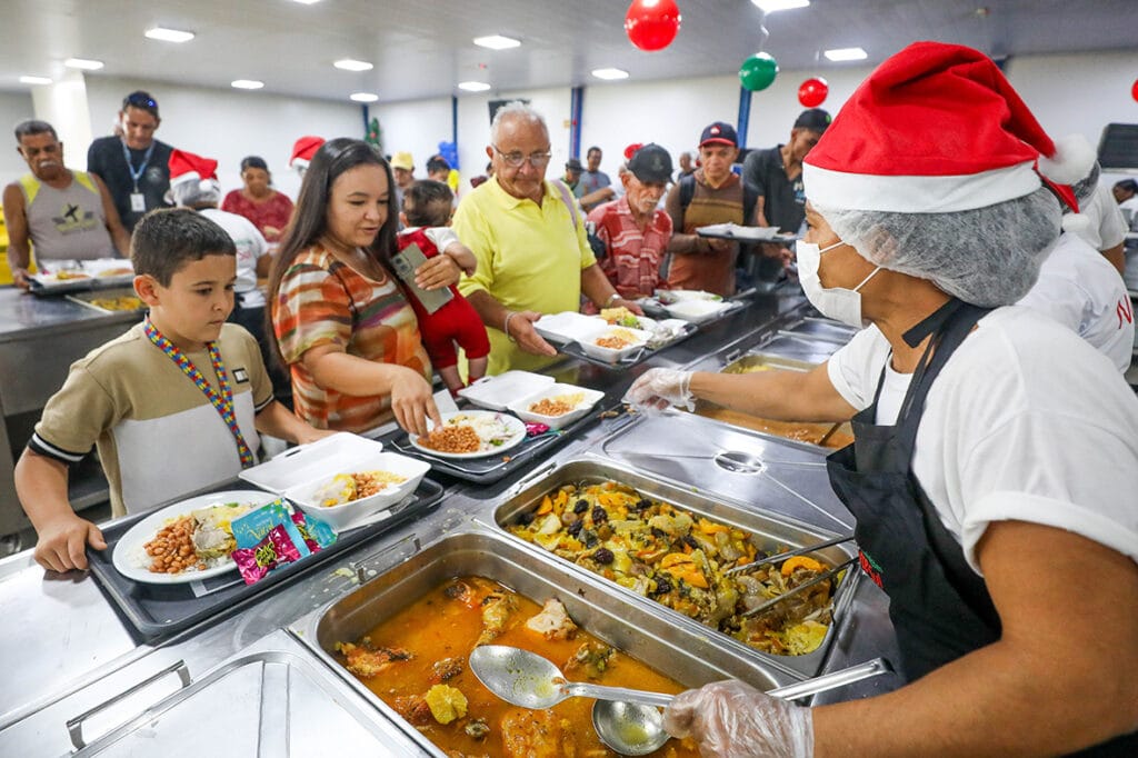 GDF oferece ceia especial de Natal em Santa Maria