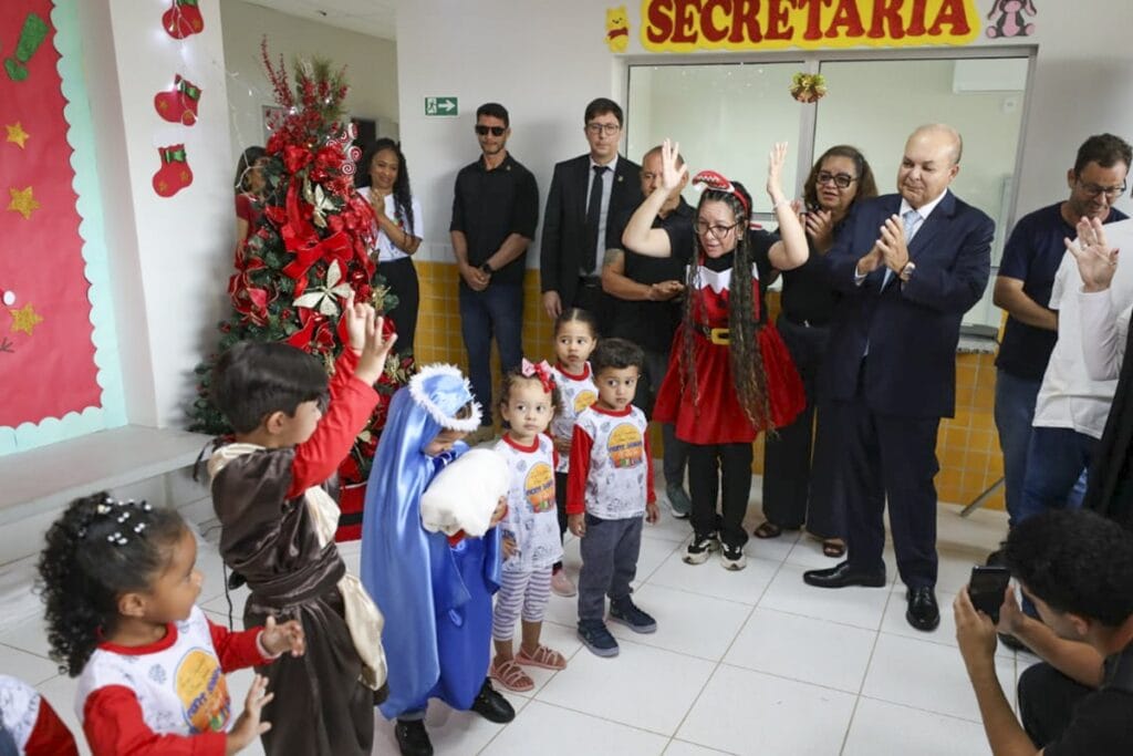 Ibaneis inaugura creche no Riacho Fundo II