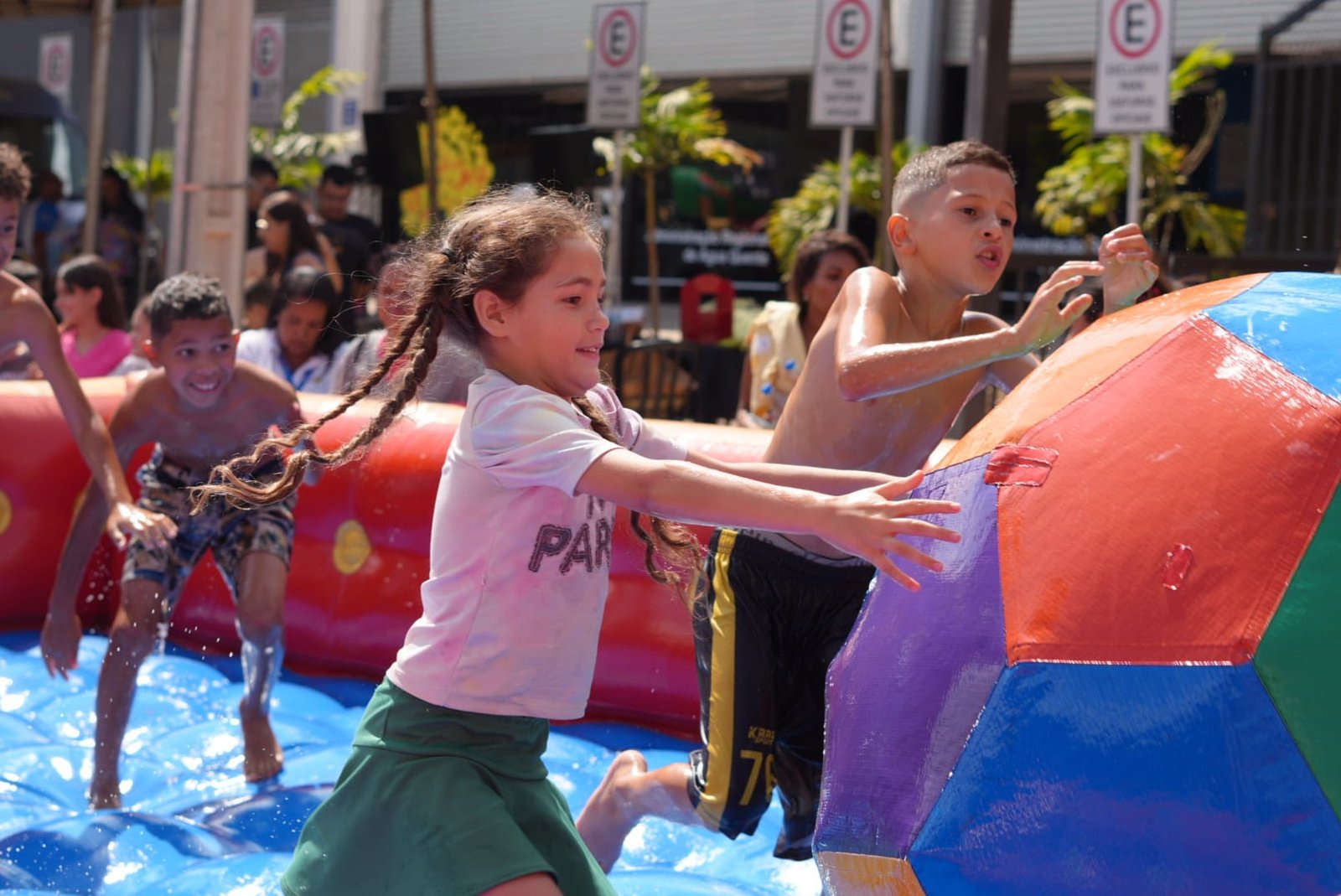 Comunidade Kids leva serviços e lazer a Arniqueira