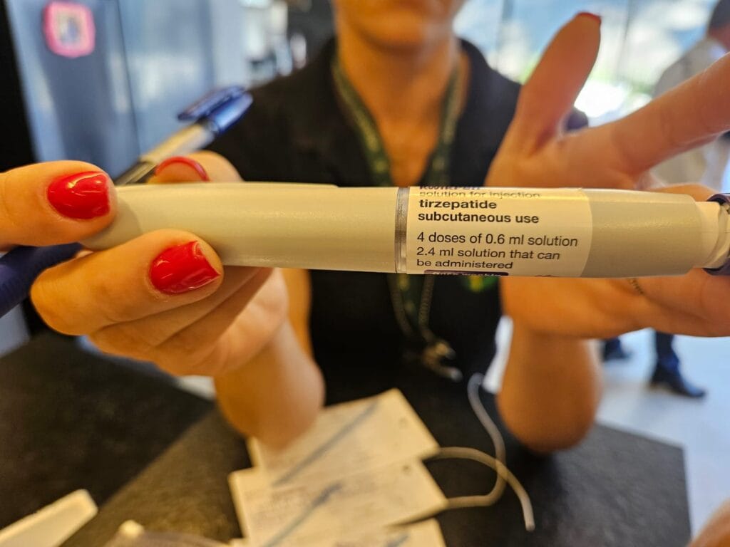 Vigilância Sanitária apreende canetas emagrecedoras na Feira dos Importados