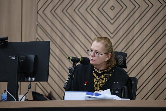 Juíza expulsa advogados e diz 'que se dane a OAB'
