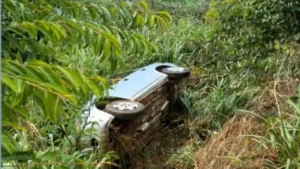 Carro com criança capota na GO-164 após pista molhada, próximo a Quirinópolis