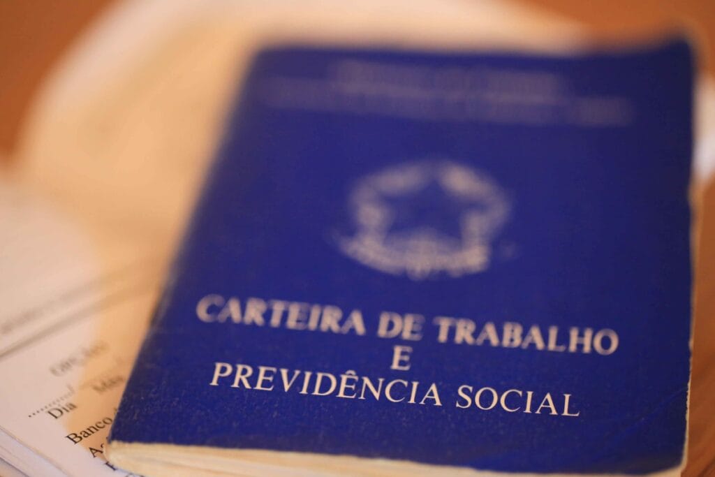 DF: 379 vagas de emprego com salários de até R$ 2 mil