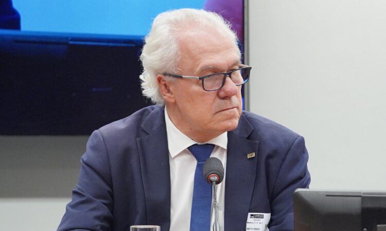 Comissão da Câmara convoca Inep para discutir suposto vazamento do Enem 2025