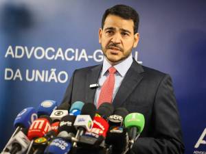 Alcolumbre Adia Sabatina de Jorge Messias no STF por Falha do Planalto