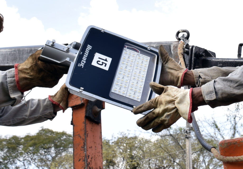 DF atinge 93% de cobertura em LED na iluminação pública