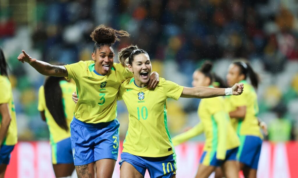 Seleção feminina fecha 2025 com vitória de 5 a 0 sobre Portugal
