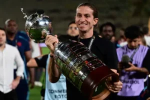 Com título, Filipe Luís atinge marca inédita no futebol brasileiro