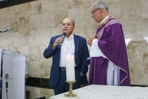 Muito trabalho a fazer”, diz Ibaneis a servidores em missa de Natal.