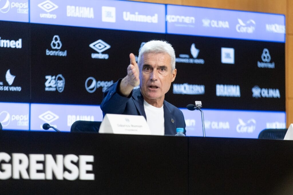 Apresentado pelo Grêmio, Luís Castro promete protagonismo em 2026