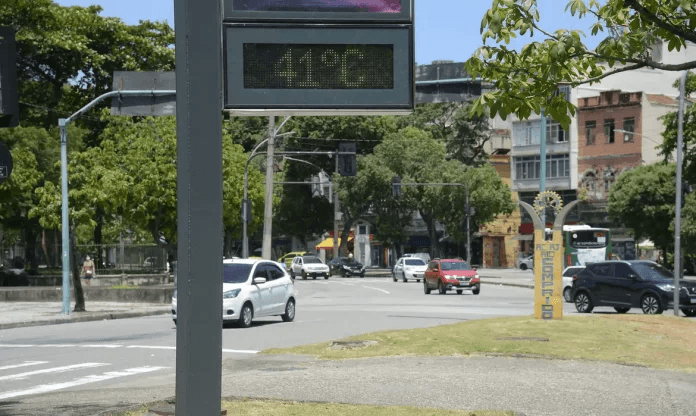 Alerta de perigo por calor extremo é prolongado em seis estados brasileiros