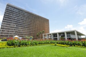 Lei garante folga no aniversário para servidores do DF