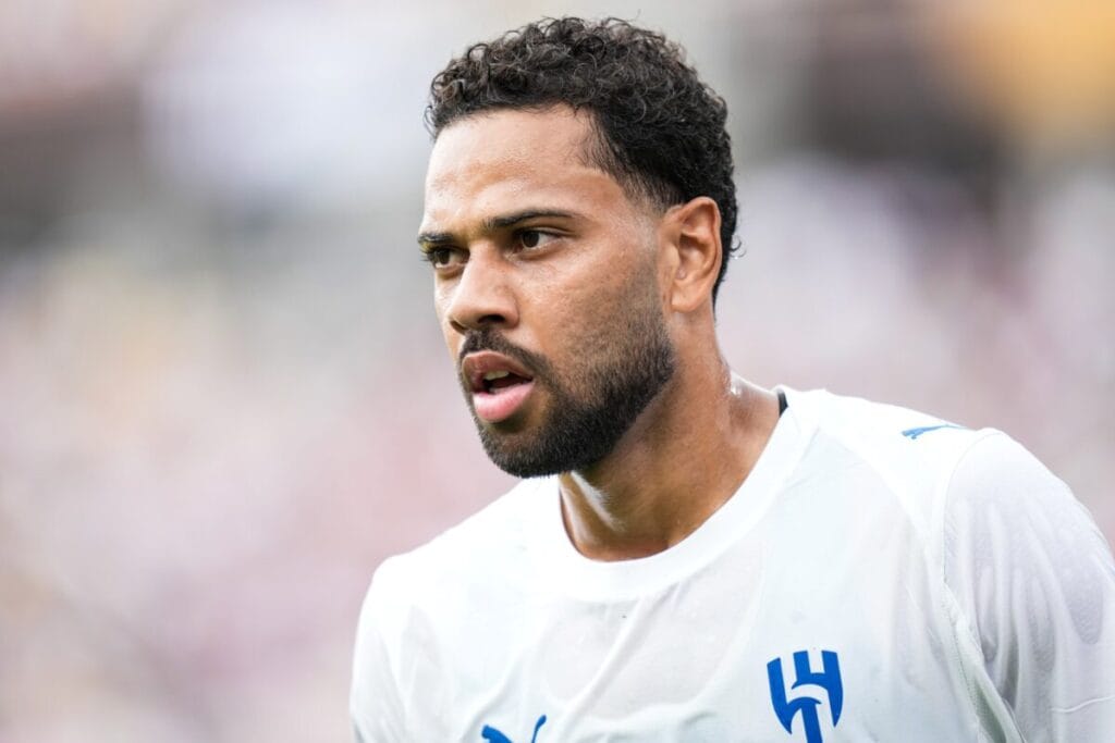 Atlético-MG comunica acerto com Renan Lodi; confira tempo de contrato