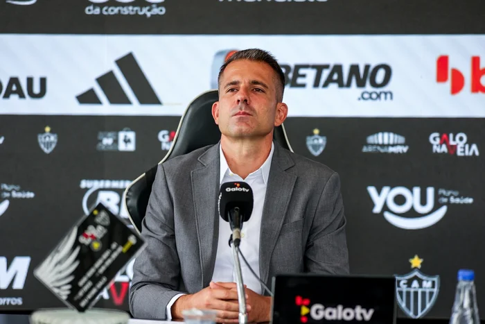 Atlético-MG anuncia desligamento do ex-goleiro Victor como diretor