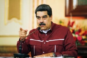 China pede aos EUA a liberação imediata de Nicolás Maduro e esposa