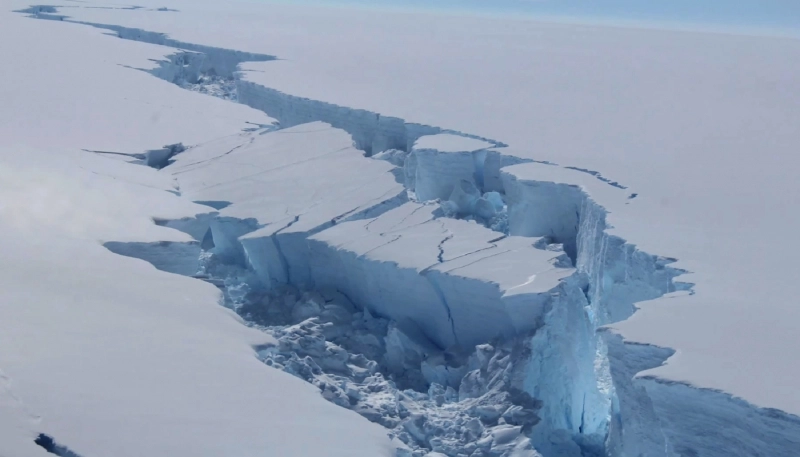Maior iceberg do mundo está prestes a entrar em colapso, afirma Nasa