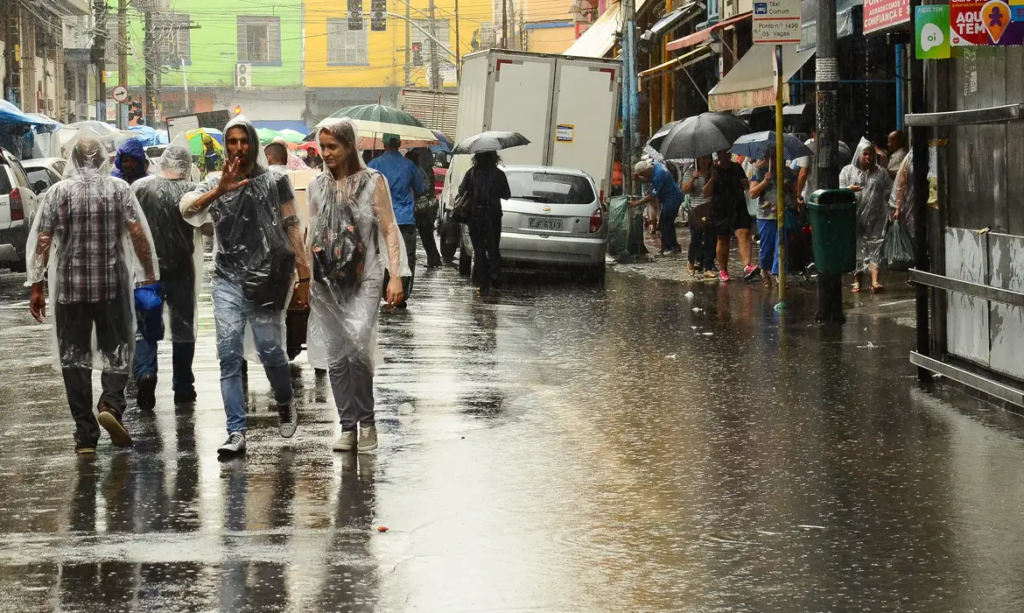 Cidade de São Paulo entra em estado de atenção para alagamentos
