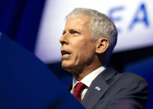 EUA controlará venda de petróleo venezuelano ‘indefinidamente’, diz secretário da Energia