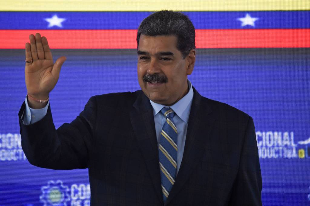 Maduro negociou exílio em Belarus; Rússia adota cautela sobre Venezuela