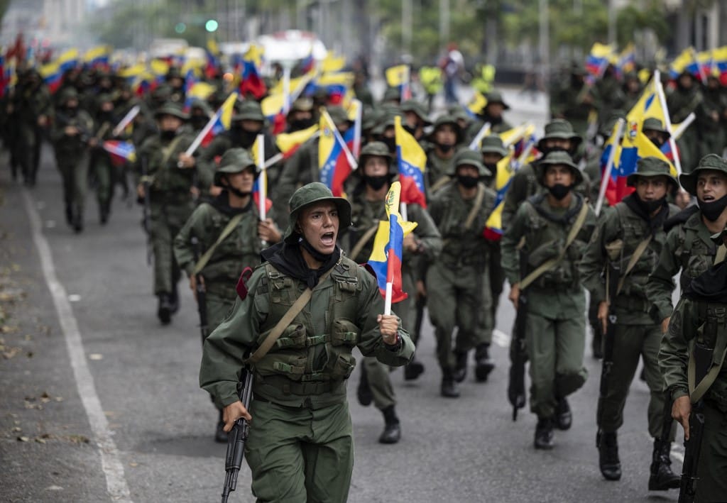  Familiares de presos políticos na Venezuela demonstram ceticismo com anúncio de libertação