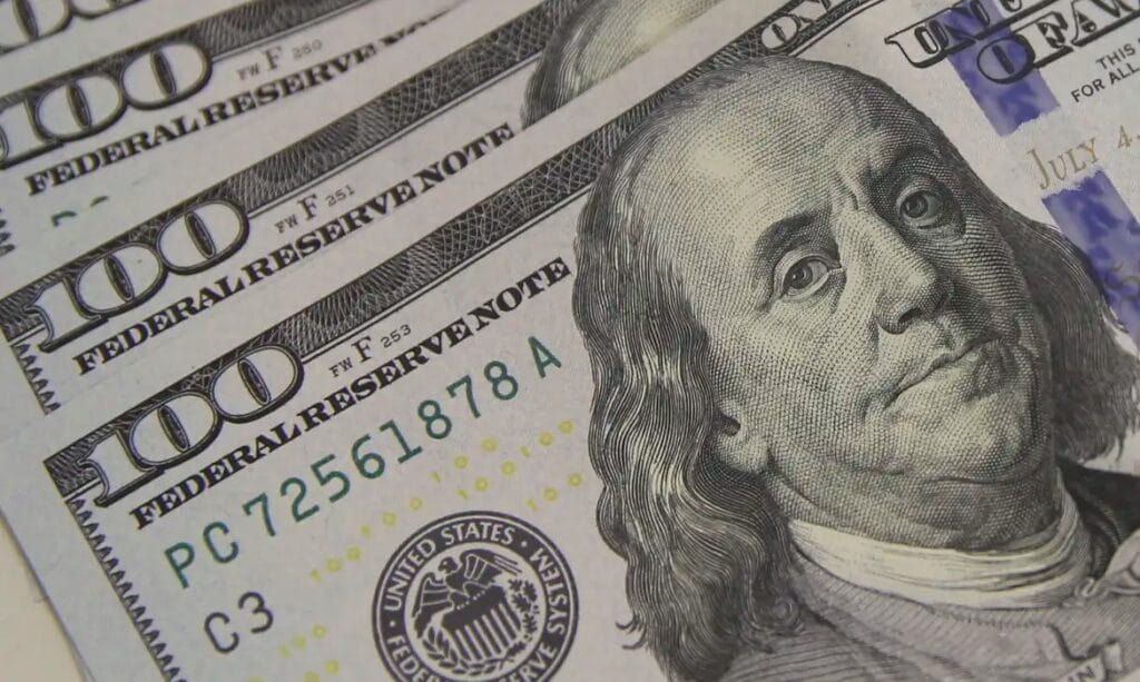 Dólar cai para R$ 5,36 com dados fracos de emprego nos EUA