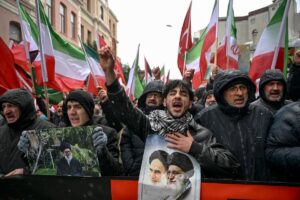 Irã restabelece parcialmente acesso à internet após protestos