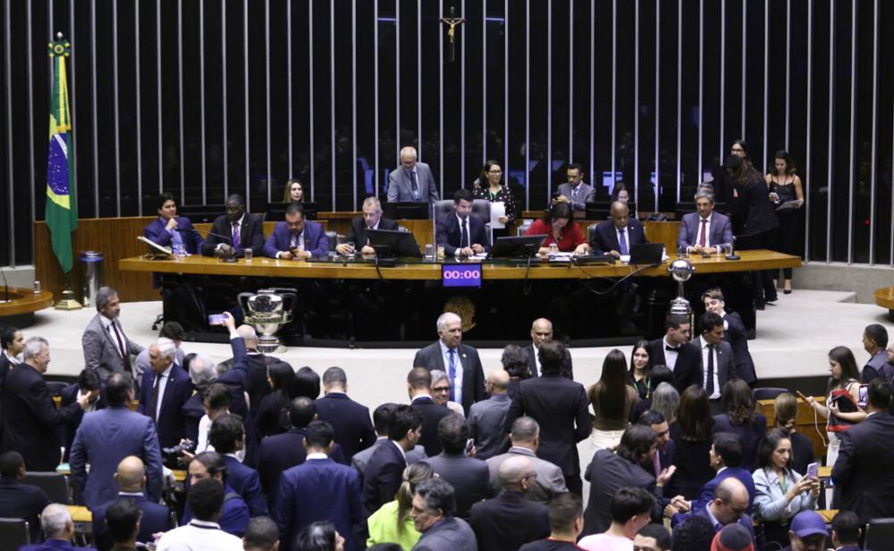 Veteranos voltam ao comando de bancadas em ano de eleições