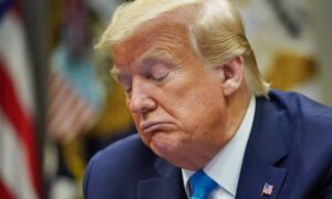 Trump diz querer ver um ano de teto de 10% em taxas de cartão de crédito