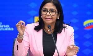 Número de presos políticos soltos neste domingo na Venezuela sobe para 104, segundo ONG