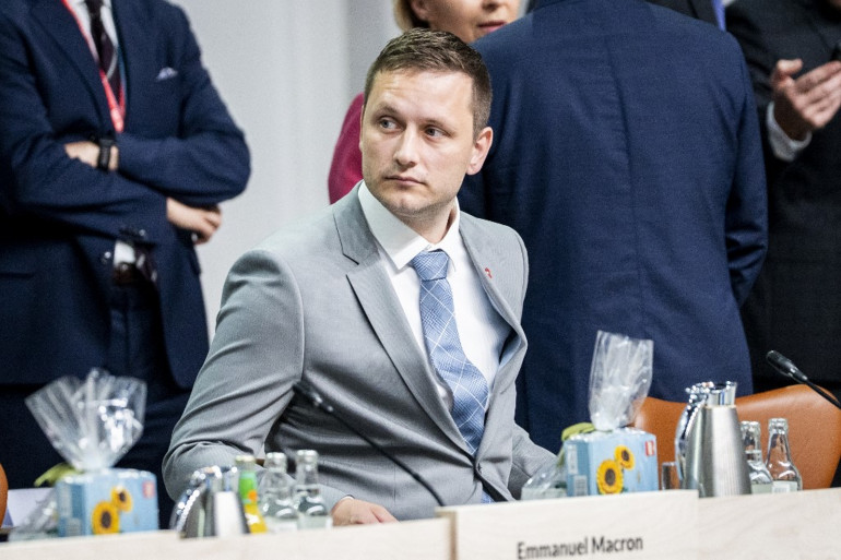 Groenlândia alerta que escolheria seguir com a Dinamarca