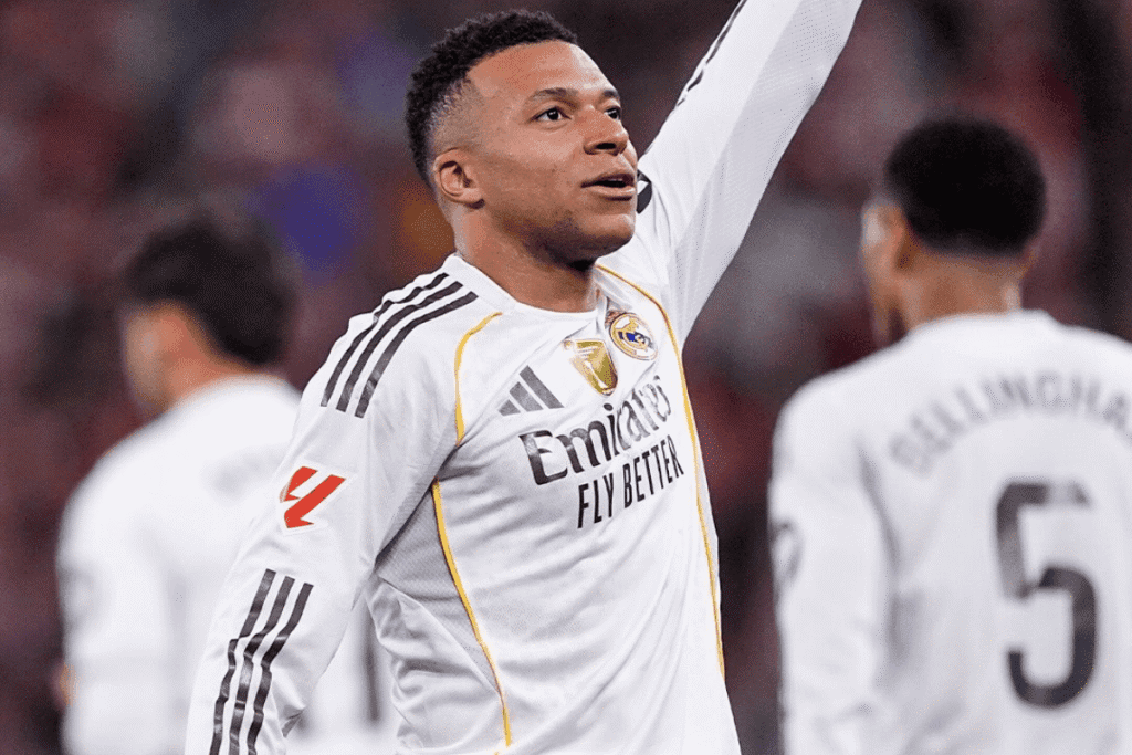 Kylian Mbappé com a camisa do Real Madrid