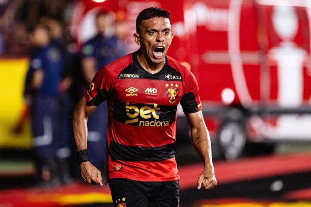 Lateral rescinde com o Sport e abre mão de metade da dívida em atraso - destaque galeria