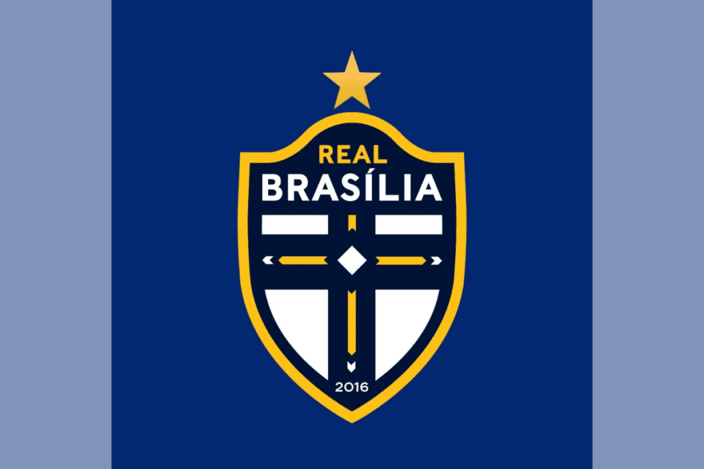 Foto colorida do escudo do Real Brasília - Metrópoles