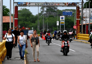 Ninguém ‘vai sair correndo’ para casa: diáspora venezuelana espera mudança real