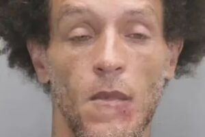 Foto colorida de ex-jogador da NBA preso - Metrópoles