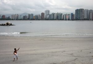 Nove morrem afogados no litoral de SP no fim de semana; conheça risco das correntes de retorno