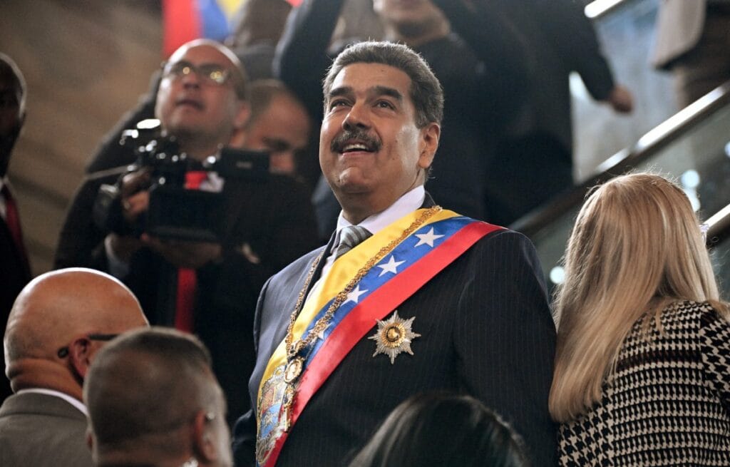 EUA recuam de acusar Maduro de liderar Cartel de Los Soles em nova denúncia