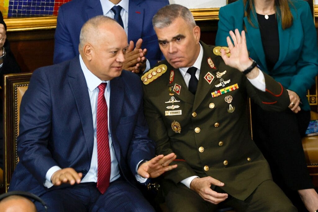 Militar leal a Chávez, Vladimir Padrino acumulou poder que extrapola Forças Armadas