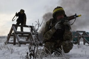 Ucrânia afirma que ataca apenas ‘alvos militares’ após acusações da Rússia