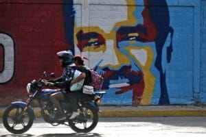 De líder sindical a herdeiro de Chávez, Maduro virou rosto da crise venezuelana